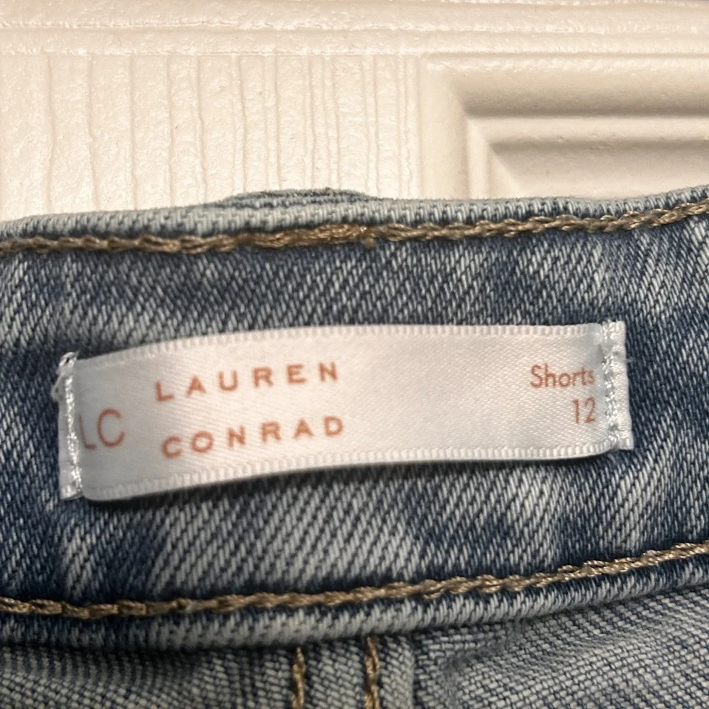 LC Lauren Conrad Blue Jean Shorts Distressed Frayed Hem size 12 - Picture 4 of 7